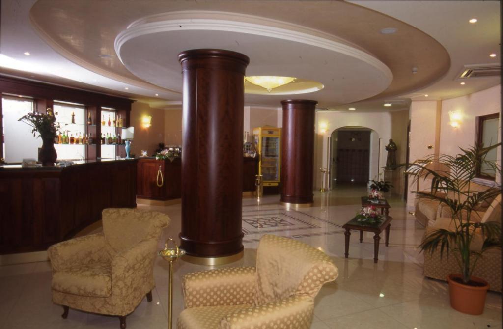 Hotel Di Cosmo San Giovanni Rotondo Exterior foto