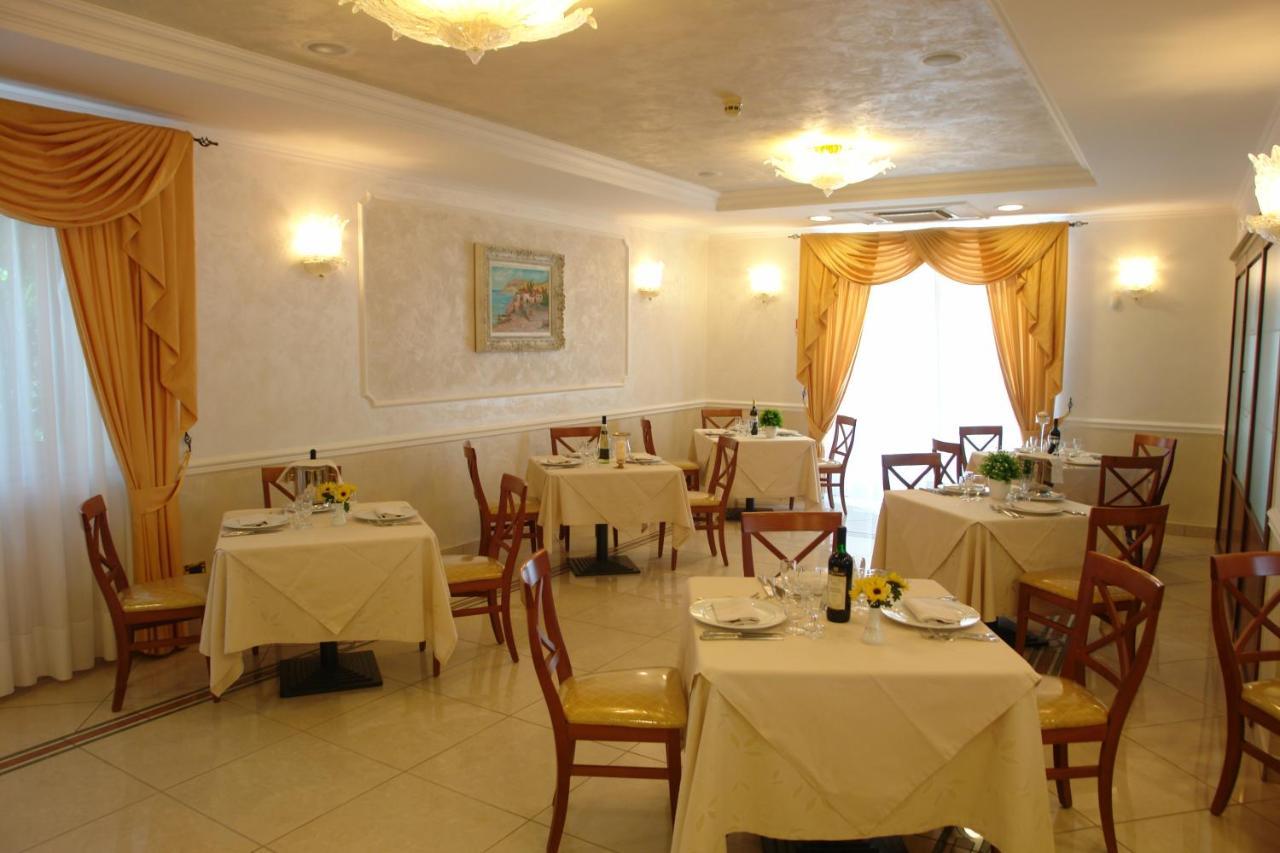 Hotel Di Cosmo San Giovanni Rotondo Exterior foto